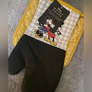 Mickey Oven Mitts
